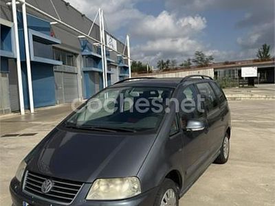 Gris / plata Usado 2006 VW Sharan Comfortline Monovolumen | 3200 €