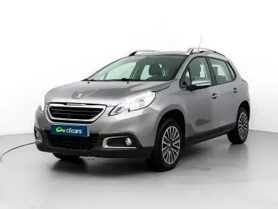 Usado Peugeot 2008 Active 110 CV (80 kW) 2015 Gris SUV