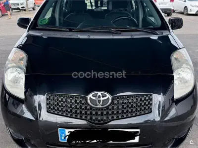 Usado Toyota Yaris 87 CV (63 kW) 2008 Negro Utilitario