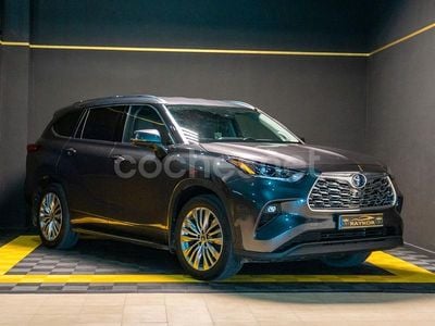 Usado Toyota Highlander Advance 246 CV (180 kW) 2022 Gris / plata SUV