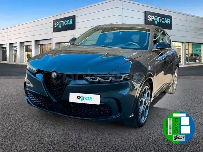 Usado Alfa Romeo Tonale Veloce 160 CV (117 kW) 2022 Gris / plata SUV