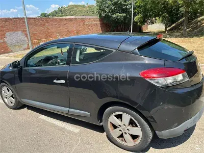Usado Renault Mégane 110 CV (80 kW) 2010 Negro Berlina