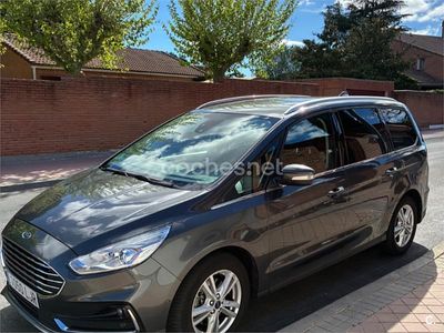 Usado Ford Galaxy Titanium 150 CV (110 kW) 2020 Gris / plata Monovolumen