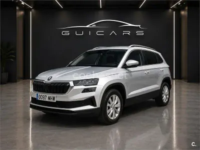 Usado Skoda Karoq Ambition 150 CV (110 kW) 2023 Gris / plata SUV