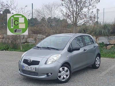 Usado Toyota Yaris Active 101 CV (74 kW) 2009 Gris / plata Berlina