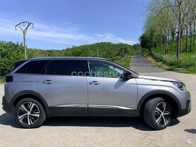 Usado Peugeot 5008 Allure 130 CV (95 kW) 2020 Gris / plata SUV