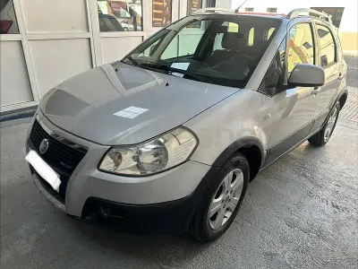 Usado Fiat Sedici Emotion 120 CV (88 kW) 2007 Gris / plata SUV