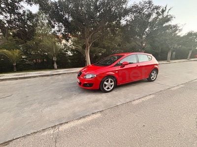 Usado Seat Leon Reference 105 CV (77 kW) 2010 Rojo Utilitario