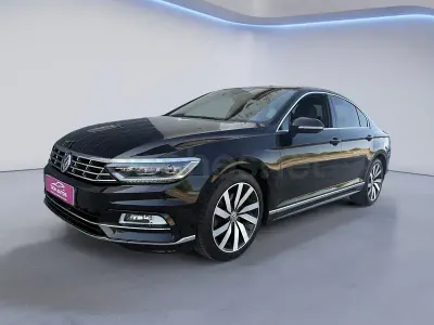 Usado VW Passat Sportline 180 CV (132 kW) 2018 Negro Berlina