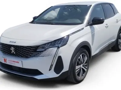 Usado Peugeot 3008 Allure 131 CV (96 kW) 2024 Blanco SUV