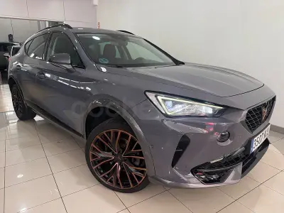 Usado Cupra Formentor 150 CV (110 kW) 2023 Gris / plata SUV