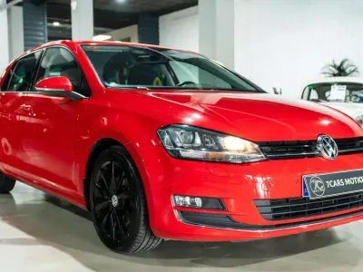Usado VW Golf VII Sport 110 CV (80 kW) 2016 Rojo Utilitario