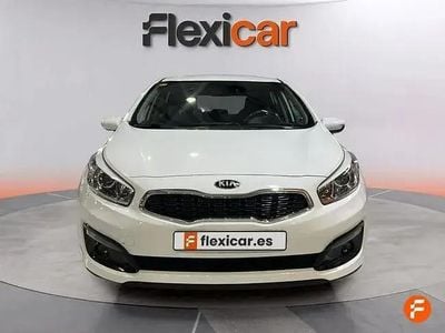 Używany Kia Ceed 100 KM (73 kW) 2016 Biały Hatchback