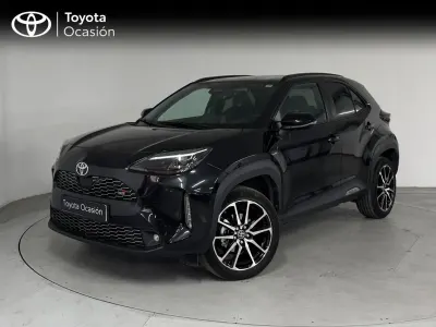 Usado Toyota Yaris Hybrid Sport 131 CV (96 kW) 2024 Negro azabache