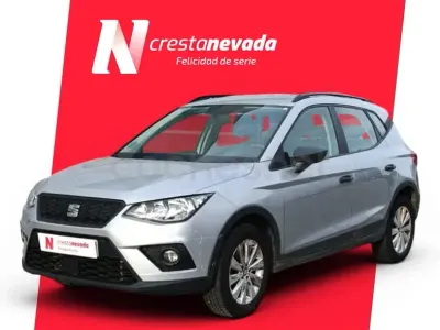 Usado Seat Arona Reference 90 CV (66 kW) 2020 Gris / plata SUV