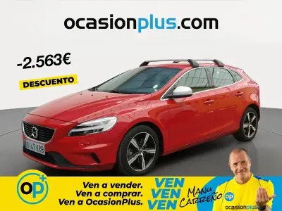 Usado Volvo V40 R-Design Momentum 152 CV (111 kW) 2018 Rojo