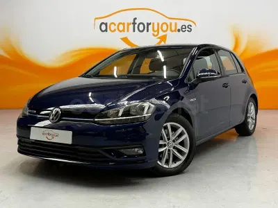 Usado VW Golf VIII Edition 131 CV (96 kW) 2020 Azul Berlina