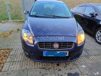 Usado Fiat Croma Dynamic 120 CV (88 kW) 2008 Azul Familiar