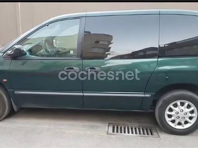 Usado Chrysler Voyager 115 CV (84 kW) 2000 Verde Monovolumen