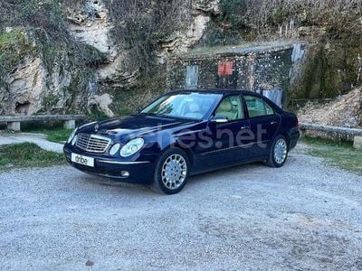 Usado Mercedes E500 Elegance 306 CV (225 kW) 2002 Azul Berlina