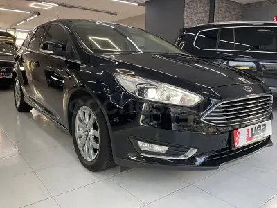 Usado Ford Focus Titanium 125 CV (91 kW) 2016 Negro Familiar