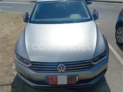 Usado VW Passat Advance 150 CV (110 kW) 2020 Gris / plata Berlina
