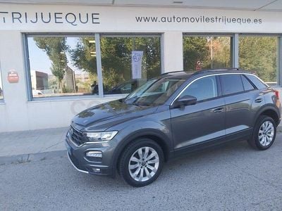 Usado VW T-Roc Advance 150 CV (110 kW) 2021 Gris / plata SUV