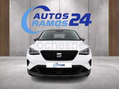 Usado Seat Arona Style 110 CV (80 kW) 2023 Blanco SUV