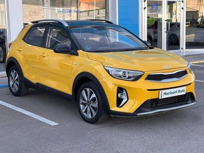 Usado Kia Stonic 84 CV (61 kW) 2023 Amarillo SUV