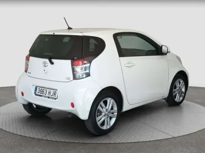 Usado Toyota iQ 99 CV (72 kW) 2012 Blanco Utilitario