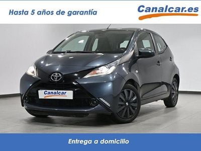 Gris Usado 2015 Toyota Aygo X-play Utilitario | 8990 € (Un poco caro)