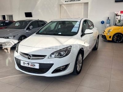 Blanco Usado 2014 Opel Astra Excellence Berlina | 8999 € (Un poco caro)