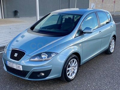 Usado Seat Altea Ecomotive 105 CV (77 kW) 2010 Azul Monovolumen