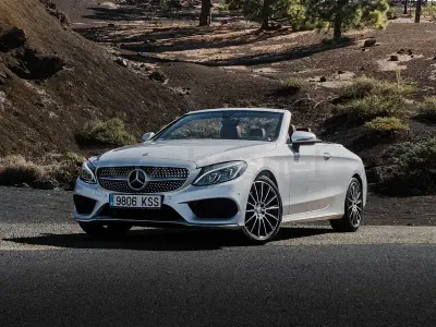 Usado Mercedes C300 245 CV (180 kW) 2016 Gris / plata Descapotable