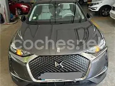 Usado DS Automobiles DS3 Crossback Connected Chic 131 CV (96 kW) 2021 Gris / plata SUV