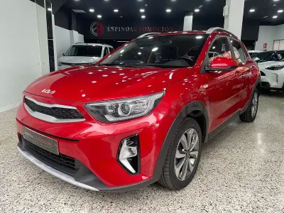 Usado Kia Stonic 100 HP (73 kW) 2022 Vermelho SUV
