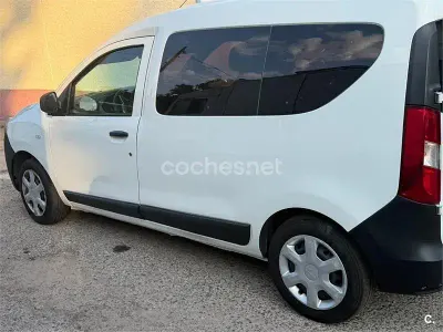 Usado Dacia Dokker Essentiel 102 CV (75 kW) 2018 Blanco Monovolumen