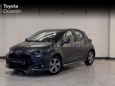 Gris / plata Usado 2024 Toyota Yaris Hybrid Active Berlina | 21.500 € (Precio justo)