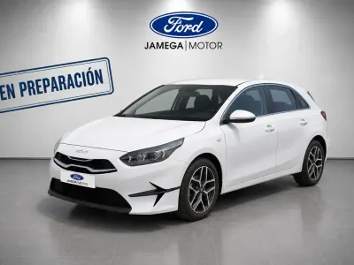 Usado Kia Ceed 120 CV (88 kW) 2022 Blanco Utilitario