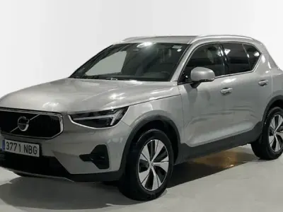 Usado Volvo XC40 Core 163 CV (119 kW) 2025 Gris / plata SUV