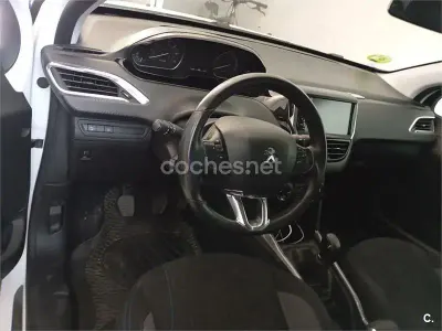 Usado Peugeot 2008 Style 82 CV (60 kW) 2018 Blanco SUV