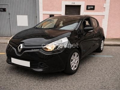 Begagnad Renault Clio IV Authentique 75 HK (55 kW) 2015 Svart Sedan