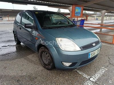 Verde Usado 2004 Ford Fiesta Trend Coupe | 2800 € (Precio justo)