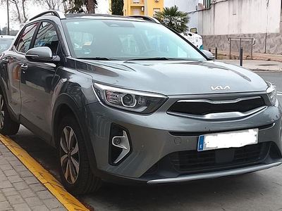 Usado Kia Stonic 84 CV (61 kW) 2023 Gris SUV
