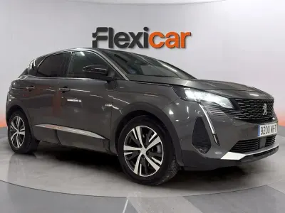 Usado Peugeot 3008 Allure 180 CV (132 kW) 2023 Gris SUV