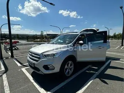 Usado Ford Kuga Titanium 150 CV (110 kW) 2017 Gris / plata SUV