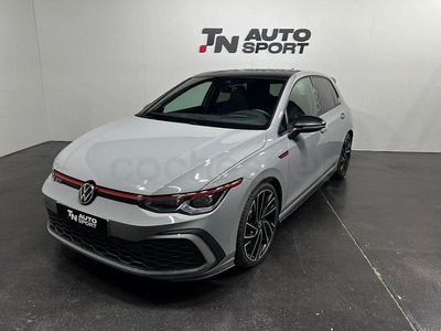 Usado VW Golf VIII GTI 245 CV (180 kW) 2021 Gris / plata Berlina