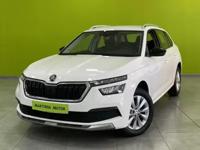 Usado Skoda Kamiq Ambition 110 CV (80 kW) 2021 Blanco SUV