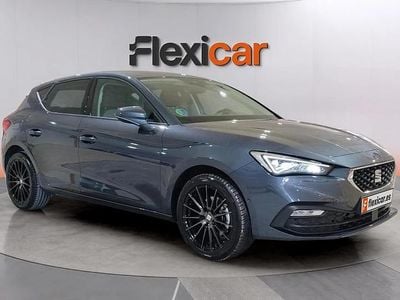 Usado Seat Leon Style 150 CV (110 kW) 2023 Gris Berlina