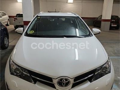 Usado Toyota Auris Active 90 CV (66 kW) 2013 Blanco Familiar